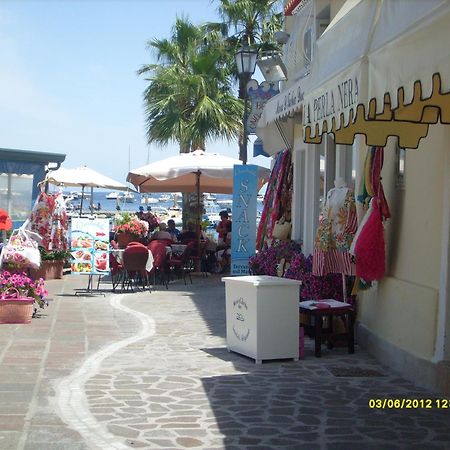 B&B Celestina Ischia 라코아메노 외부 사진