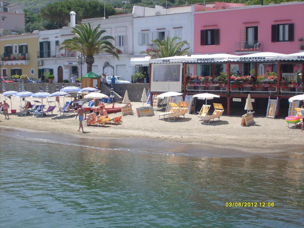 B&B Celestina Ischia 라코아메노 외부 사진