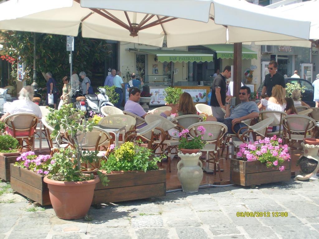 B&B Celestina Ischia 라코아메노 외부 사진