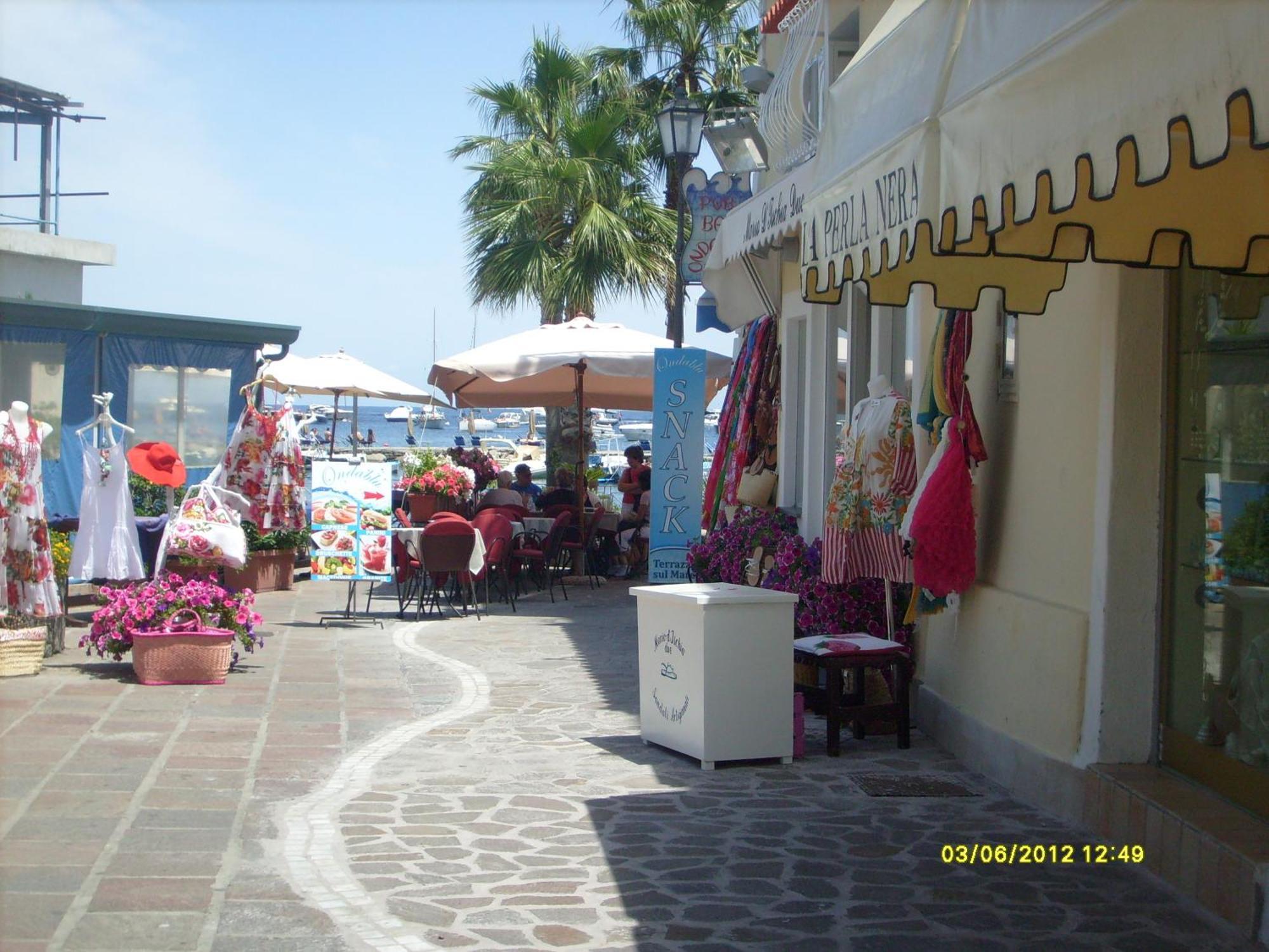 B&B Celestina Ischia 라코아메노 외부 사진